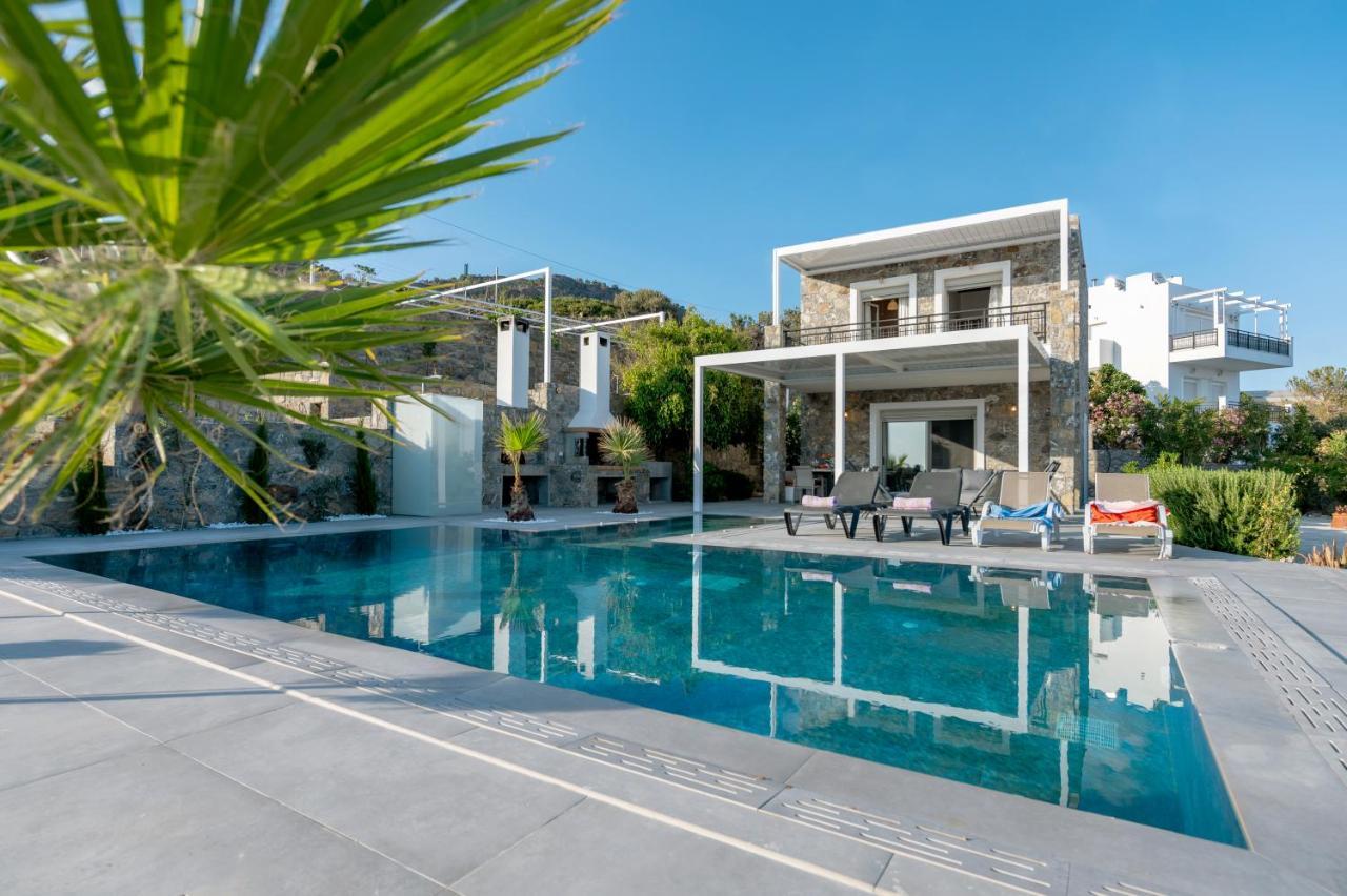 Achlia Beach Villa Exterior photo
